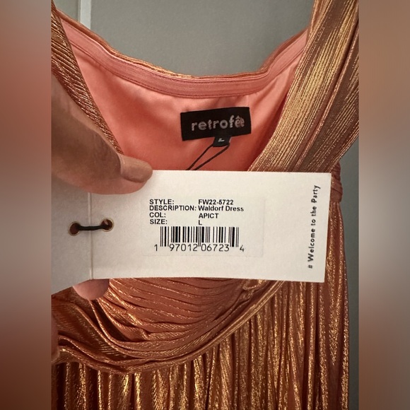 Formal dress - Picture 6 of 7